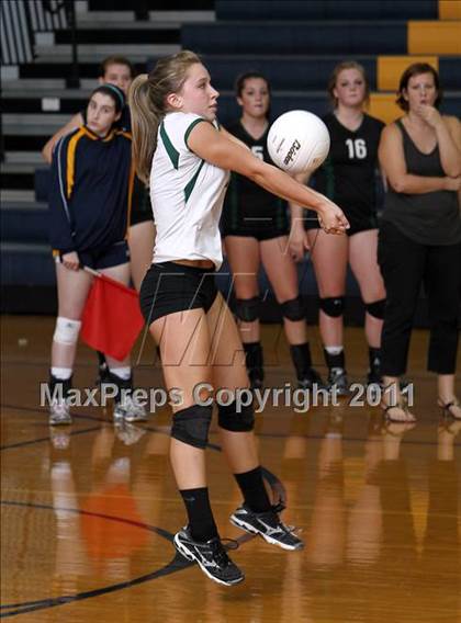 Thumbnail 3 in Cedar Park vs Midwy photogallery.