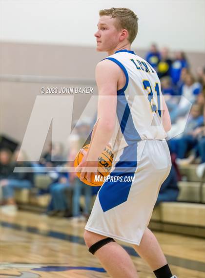 Thumbnail 1 in Lund vs. Round Mountain (NIAA 1A Central League Semifinal) photogallery.