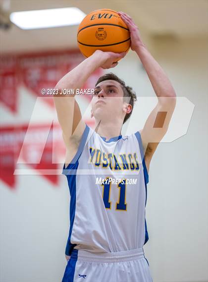 Thumbnail 3 in Lund vs. Round Mountain (NIAA 1A Central League Semifinal) photogallery.