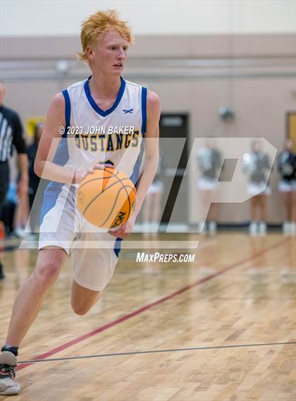 Thumbnail 2 in Lund vs. Round Mountain (NIAA 1A Central League Semifinal) photogallery.