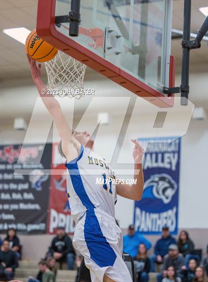 Thumbnail 2 in Lund vs. Round Mountain (NIAA 1A Central League Semifinal) photogallery.