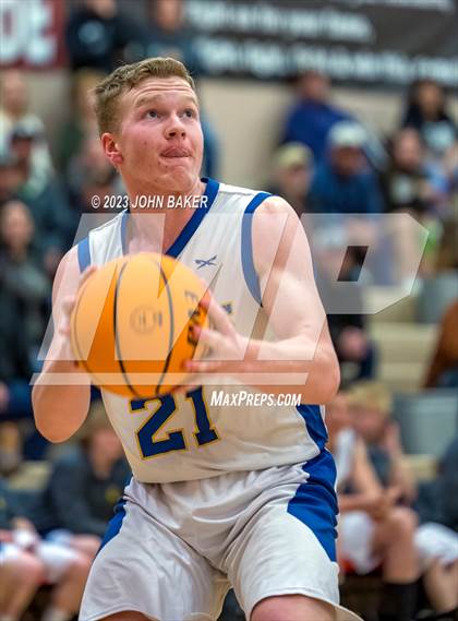 Thumbnail 3 in Lund vs. Round Mountain (NIAA 1A Central League Semifinal) photogallery.