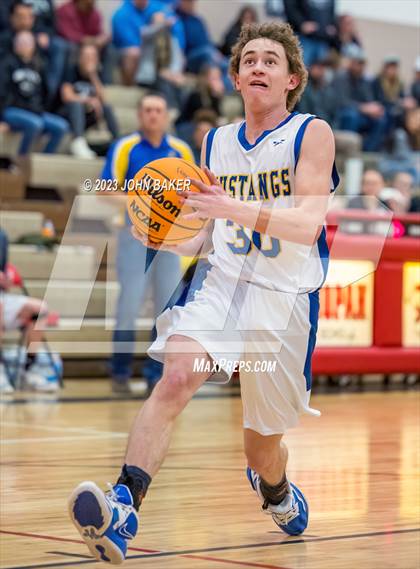 Thumbnail 2 in Lund vs. Round Mountain (NIAA 1A Central League Semifinal) photogallery.
