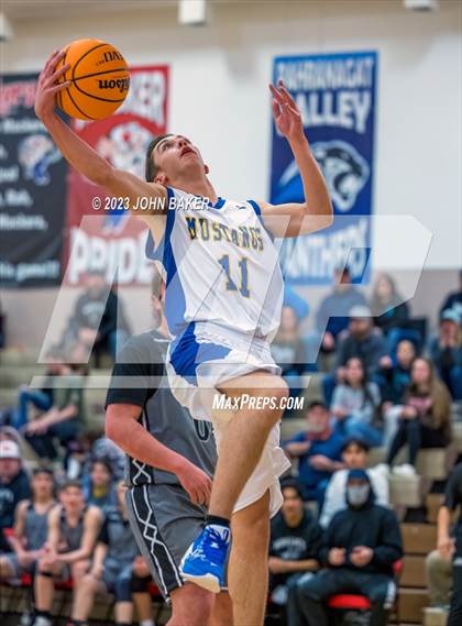 Thumbnail 1 in Lund vs. Round Mountain (NIAA 1A Central League Semifinal) photogallery.