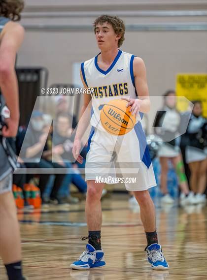 Thumbnail 1 in Lund vs. Round Mountain (NIAA 1A Central League Semifinal) photogallery.