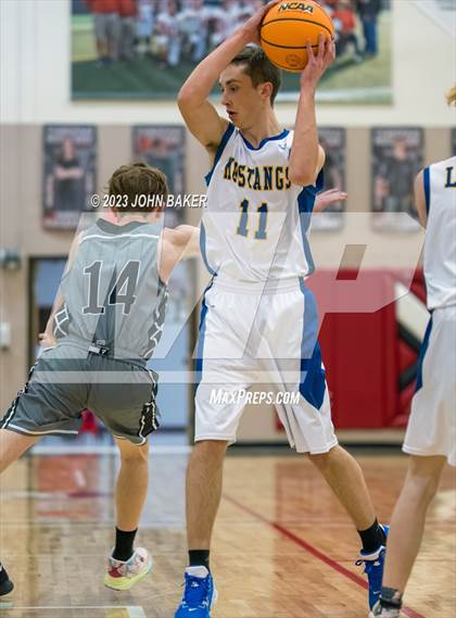 Thumbnail 3 in Lund vs. Round Mountain (NIAA 1A Central League Semifinal) photogallery.