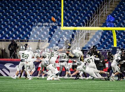Thumbnail 1 in Central vs. Duxbury (MIAA Division 3 State Final) photogallery.