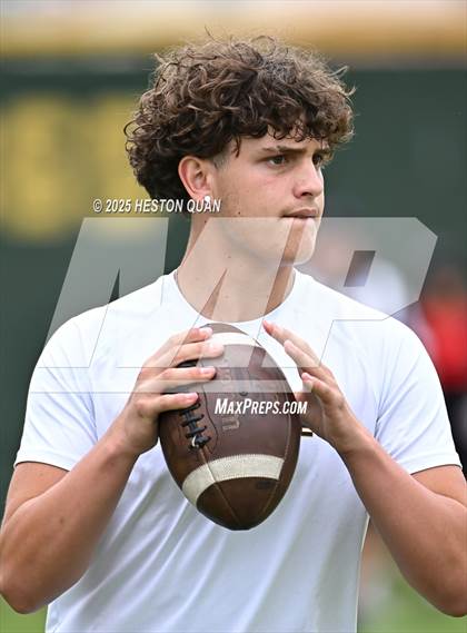 Thumbnail 3 in Capistrano Valley vs. Palos Verdes  (Battle at the Beach) photogallery.
