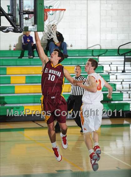 Thumbnail 3 in Mt. Carmel vs. El Modena (National Prep Classic) photogallery.