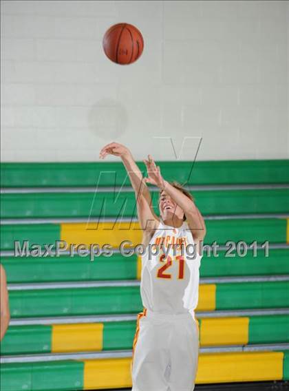 Thumbnail 2 in Mt. Carmel vs. El Modena (National Prep Classic) photogallery.