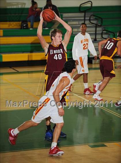 Thumbnail 3 in Mt. Carmel vs. El Modena (National Prep Classic) photogallery.