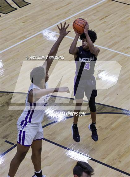 Thumbnail 3 in Collinsville @ Mascoutah (Mascoutah Tip-Off Classic) photogallery.