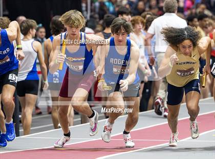 Thumbnail 2 in Arkansas High School Invitational photogallery.