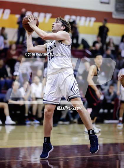 Thumbnail 3 in Loyola vs  Harvard-Westlake (Mission League Tournament) photogallery.