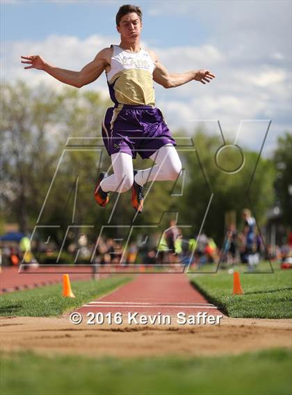 Thumbnail 2 in CHSAA Track and Field Championships photogallery.