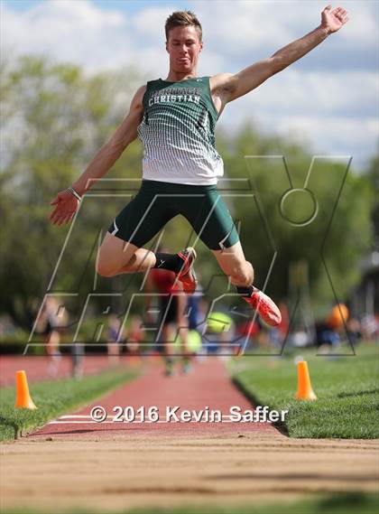 Thumbnail 2 in CHSAA Track and Field Championships photogallery.