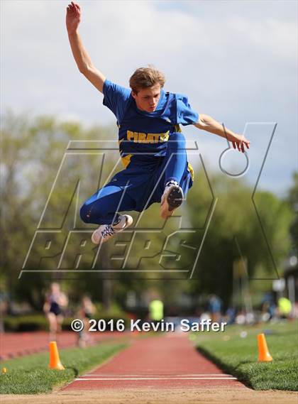 Thumbnail 3 in CHSAA Track and Field Championships photogallery.