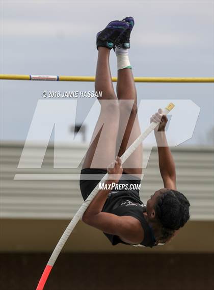 Thumbnail 3 in Bob Jenkins SCTCCCA Coaches Classic (Triple Jump, High Jump & Polevault) photogallery.