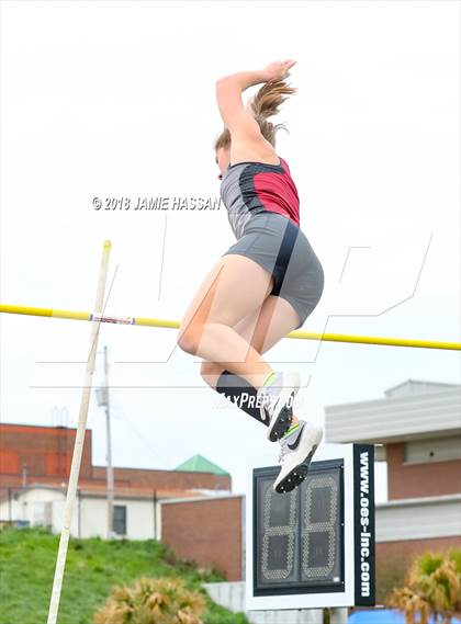 Thumbnail 2 in Bob Jenkins SCTCCCA Coaches Classic (Triple Jump, High Jump & Polevault) photogallery.