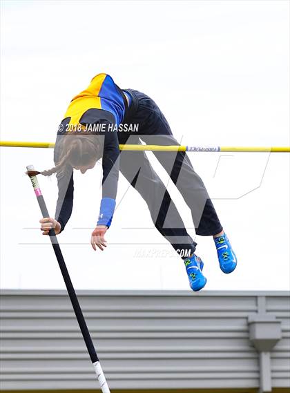 Thumbnail 2 in Bob Jenkins SCTCCCA Coaches Classic (Triple Jump, High Jump & Polevault) photogallery.