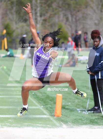 Thumbnail 2 in Bob Jenkins SCTCCCA Coaches Classic (Triple Jump, High Jump & Polevault) photogallery.