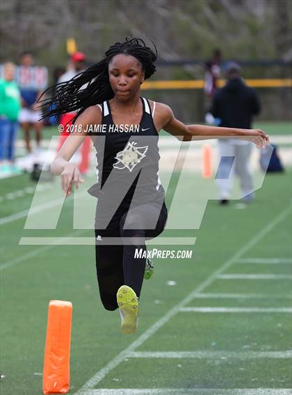 Thumbnail 1 in Bob Jenkins SCTCCCA Coaches Classic (Triple Jump, High Jump & Polevault) photogallery.