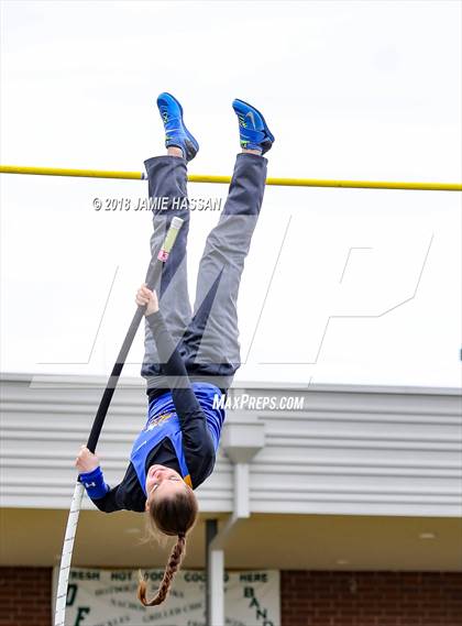 Thumbnail 3 in Bob Jenkins SCTCCCA Coaches Classic (Triple Jump, High Jump & Polevault) photogallery.