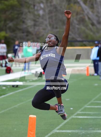 Thumbnail 1 in Bob Jenkins SCTCCCA Coaches Classic (Triple Jump, High Jump & Polevault) photogallery.