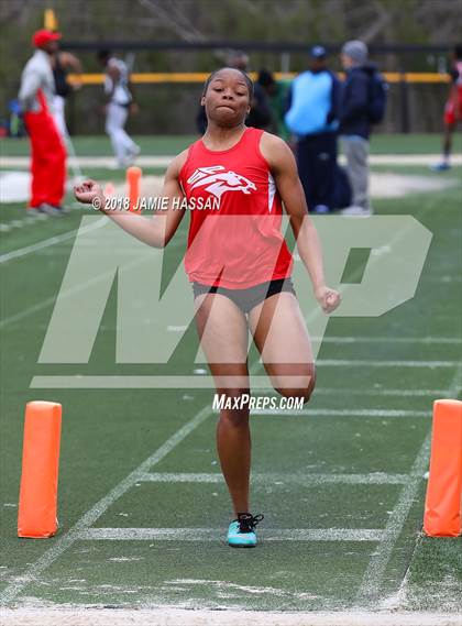 Thumbnail 2 in Bob Jenkins SCTCCCA Coaches Classic (Triple Jump, High Jump & Polevault) photogallery.