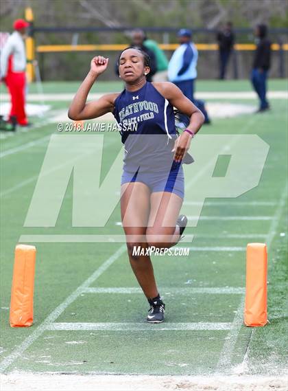 Thumbnail 2 in Bob Jenkins SCTCCCA Coaches Classic (Triple Jump, High Jump & Polevault) photogallery.