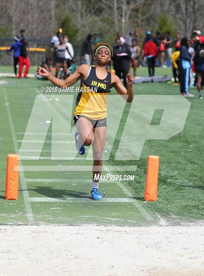 Thumbnail 2 in Bob Jenkins SCTCCCA Coaches Classic (Triple Jump, High Jump & Polevault) photogallery.