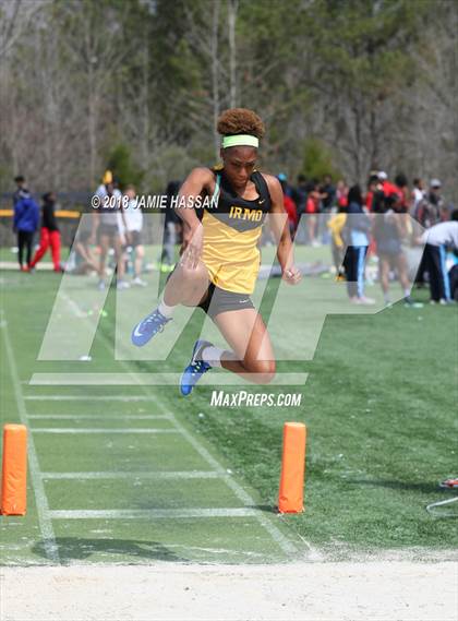 Thumbnail 3 in Bob Jenkins SCTCCCA Coaches Classic (Triple Jump, High Jump & Polevault) photogallery.