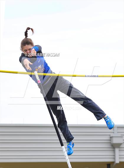 Thumbnail 3 in Bob Jenkins SCTCCCA Coaches Classic (Triple Jump, High Jump & Polevault) photogallery.