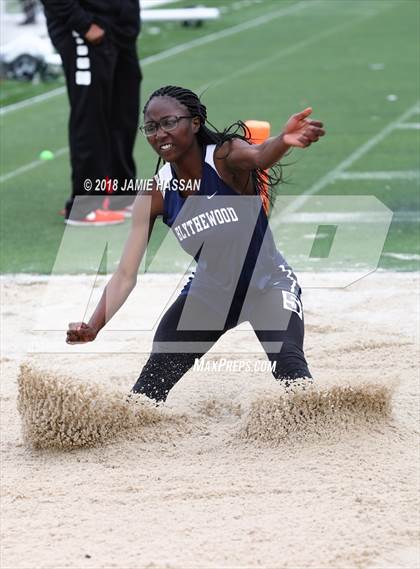 Thumbnail 2 in Bob Jenkins SCTCCCA Coaches Classic (Triple Jump, High Jump & Polevault) photogallery.