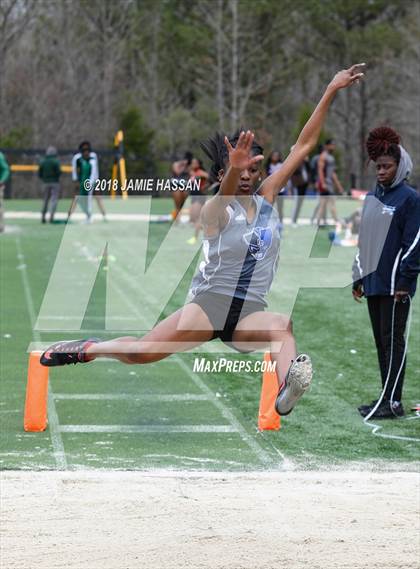 Thumbnail 3 in Bob Jenkins SCTCCCA Coaches Classic (Triple Jump, High Jump & Polevault) photogallery.