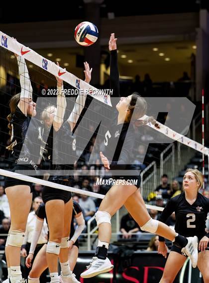 Thumbnail 2 in Bushland vs. East Bernard (UIL 3A Semifinal) photogallery.