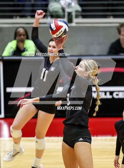 Thumbnail 2 in Bushland vs. East Bernard (UIL 3A Semifinal) photogallery.