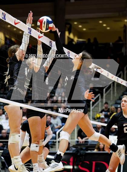 Thumbnail 3 in Bushland vs. East Bernard (UIL 3A Semifinal) photogallery.