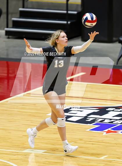 Thumbnail 2 in Bushland vs. East Bernard (UIL 3A Semifinal) photogallery.
