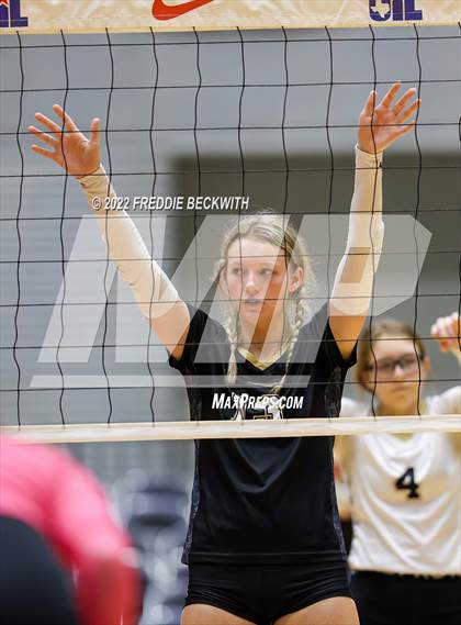 Thumbnail 1 in Bushland vs. East Bernard (UIL 3A Semifinal) photogallery.