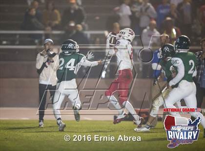 Thumbnail 1 in Sacred Heart Cathedral Preparatory vs. St. Ignatius (2015 MaxPreps Rivalry Series) photogallery.
