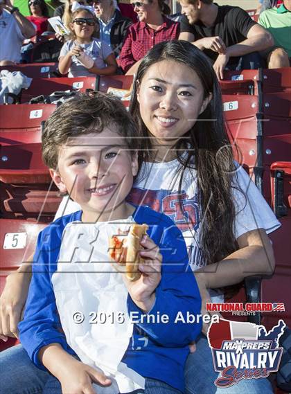 Thumbnail 1 in Sacred Heart Cathedral Preparatory vs. St. Ignatius (2015 MaxPreps Rivalry Series) photogallery.