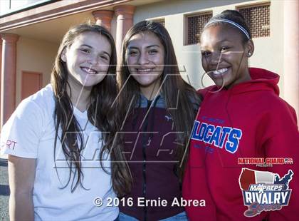 Thumbnail 2 in Sacred Heart Cathedral Preparatory vs. St. Ignatius (2015 MaxPreps Rivalry Series) photogallery.