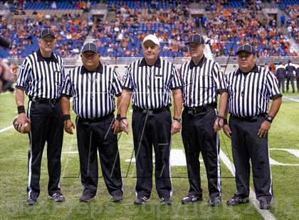Thumbnail 2 in Madison vs. O'Connor (UIL 5A D1 Region 4 Area Playoff) photogallery.