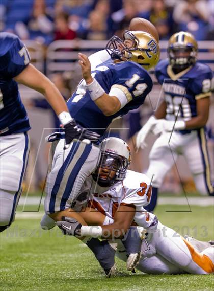 Thumbnail 3 in Madison vs. O'Connor (UIL 5A D1 Region 4 Area Playoff) photogallery.
