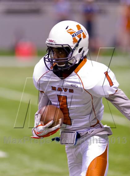 Thumbnail 1 in Madison vs. O'Connor (UIL 5A D1 Region 4 Area Playoff) photogallery.