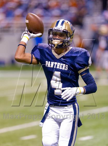 Thumbnail 3 in Madison vs. O'Connor (UIL 5A D1 Region 4 Area Playoff) photogallery.