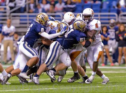 Thumbnail 2 in Madison vs. O'Connor (UIL 5A D1 Region 4 Area Playoff) photogallery.