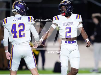Thumbnail 3 in Richardson vs Haltom (UIL Football 6A D1 Bi-District) photogallery.