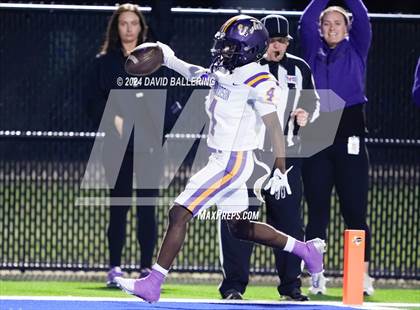 Thumbnail 3 in Richardson vs Haltom (UIL Football 6A D1 Bi-District) photogallery.
